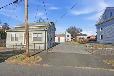 35 Dublin St, Chicopee, MA 01013 - Photo 4