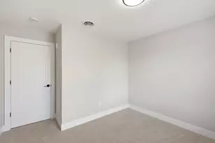 7 Elise Ave, Londonderry, NH 03053 - Photo 20