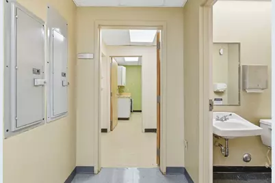 534 Sumner Ave, Springfield, MA 01108 - Photo 26