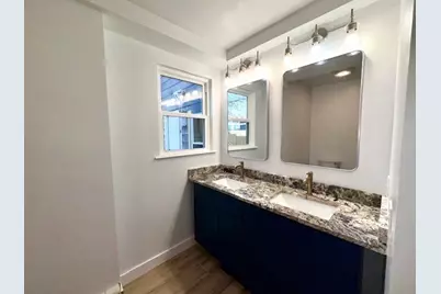 29 Catherine St #1, Boston, MA 02131 - Photo 12