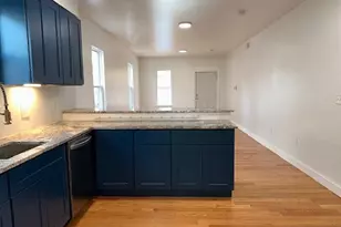 29 Catherine St, Boston, MA 02131 - Photo 4