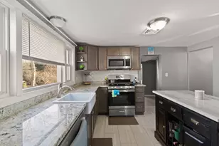 48 Wall St, Bridgewater, MA 02324 - Photo 12