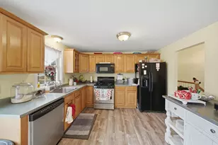 41 Riverview St, Brockton, MA 02301 - Photo 8