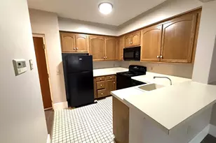 34 Sumner Ave, Springfield, MA 01108 - Photo 2