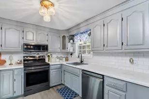 80 Walnut St, Middleborough, MA 02346 - Photo 10