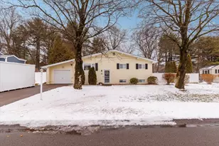 33 Gorwin Dr, Medway, MA 02053 - Photo 2