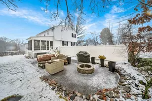 17 Wakefield St, Reading, MA 01867 - Photo 26