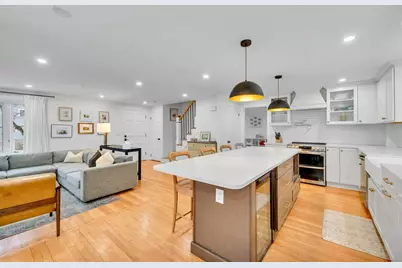 17 Wakefield St, Reading, MA 01867 - Photo 12