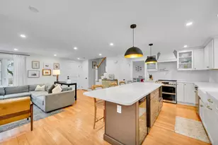 17 Wakefield St, Reading, MA 01867 - Photo 12