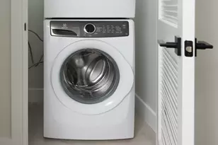 425 Border St, Boston, MA 02128 - Photo 10