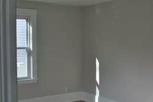 105 Sycamore St, New Bedford, MA 02740 - Photo 4