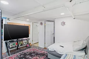 21 Francis Ave, Holyoke, MA 01040 - Photo 22