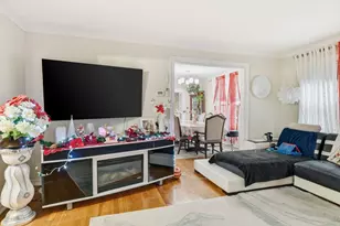 21 Francis Ave, Holyoke, MA 01040 - Photo 6