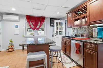 21 Francis Ave, Holyoke, MA 01040 - Photo 12