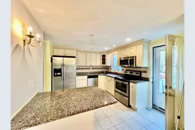 7-9 Stephanie Circle #7, Woburn, MA 01801 - Photo 2