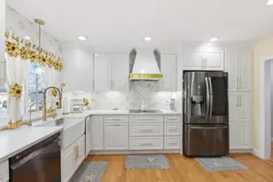 17 Cunniff Ave, Milford, MA 01757 - Photo 4