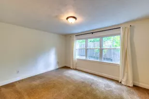 38 Johnson St, Worcester, MA 01604 - Photo 12