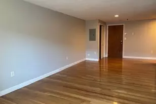 35 Prospect St, Woburn, MA 01801 - Photo 4