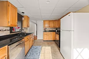 24 Bassett St, Taunton, MA 02780 - Photo 12