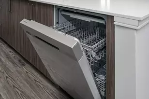 16 Laurel St, Everett, MA 02149 - Photo 8