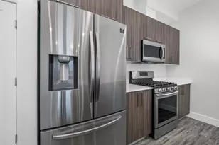 16 Laurel St, Everett, MA 02149 - Photo 4