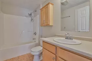 34 Groveland Commons Way, Groveland, MA 01834 - Photo 36