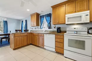 45 Lowell St, Woburn, MA 01801 - Photo 12