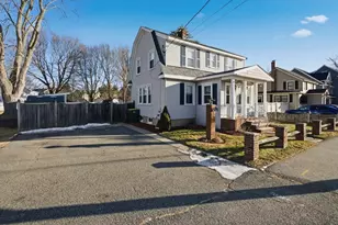 45 Lowell St, Woburn, MA 01801 - Photo 2
