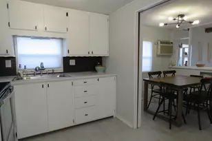 28 Daisy Ave, Taunton, MA 02780 - Photo 8