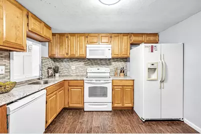 63 Lawton St, Springfield, MA 01109 - Photo 10