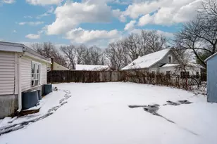 63 Lawton St, Springfield, MA 01109 - Photo 32