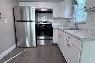 95 Orpheum Ave, Springfield, MA 01118 - Photo 2