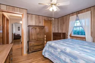 17 Randall St, Chicopee, MA 01013 - Photo 18