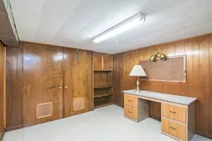 17 Randall St, Chicopee, MA 01013 - Photo 22