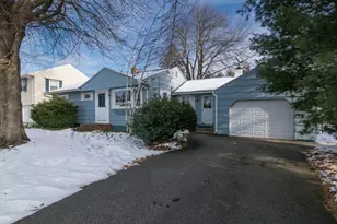 17 Randall St, Chicopee, MA 01013 - Photo 2
