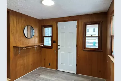 8 Sunrise Ave, Billerica, MA 01821 - Photo 2