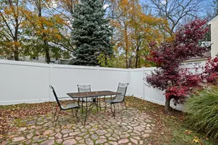 27 Kilby St, Woburn, MA 01801 - Photo 6
