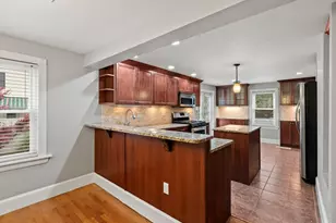 27 Kilby St, Woburn, MA 01801 - Photo 16