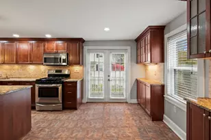 27 Kilby St, Woburn, MA 01801 - Photo 8