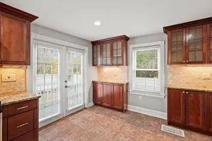 27 Kilby St, Woburn, MA 01801 - Photo 10