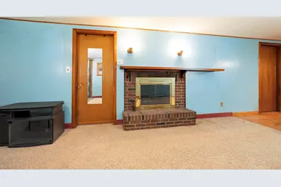 64 Rose Point Ave, Wareham, MA 02576 - Photo 4