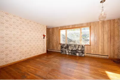 31 Cemetery St, Mendon, MA 01756 - Photo 10