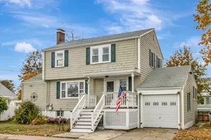 35 H St, Hull, MA 02045 - Photo 2