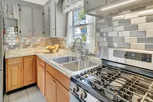 35 H St, Hull, MA 02045 - Photo 20