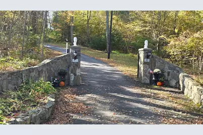 85 Burlingame #1, Charlton, MA 01597 - Photo 2