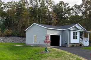 6 Berry Farms Rd, Sturbridge, MA 01566 - Photo 1