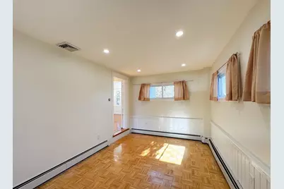 92 Woodcliff Rd, Brookline, MA 02467 - Photo 18