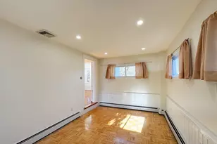 92 Woodcliff Rd, Brookline, MA 02467 - Photo 18