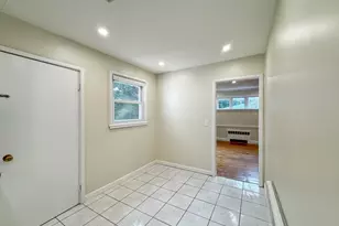 92 Woodcliff Rd, Brookline, MA 02467 - Photo 8