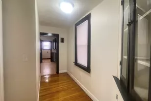 27 Wilcox St, Springfield, MA 01105 - Photo 12